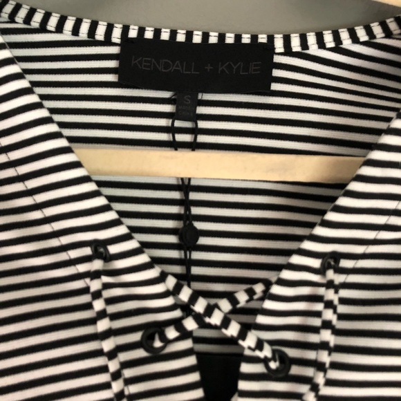 Kendall+Kylie- Lace up Plunging V- Neck Bodysuit - Picture 3 of 8